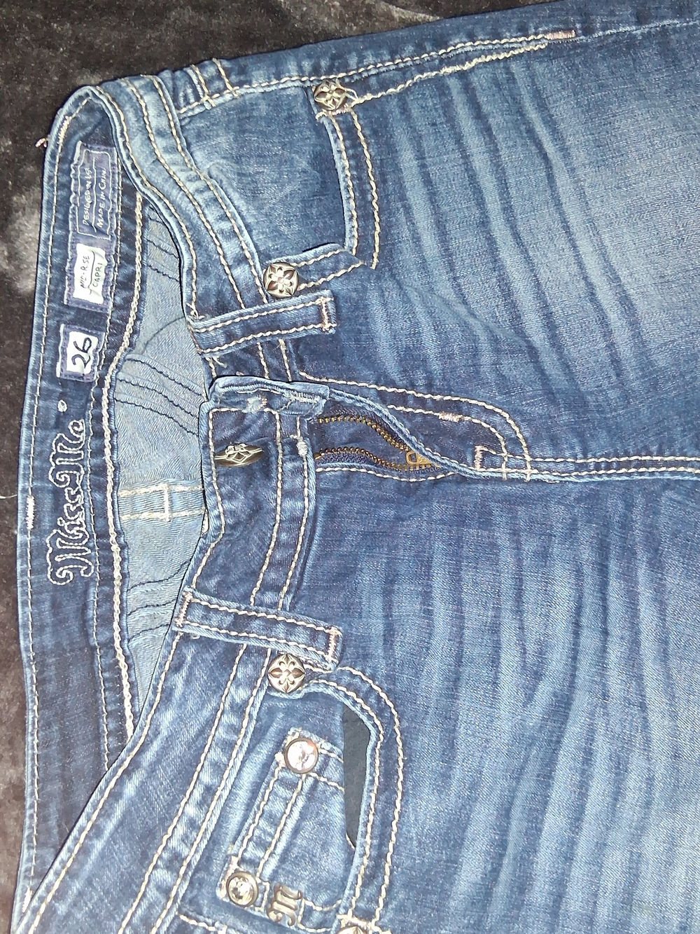 Miss Me Light-Medium Blue Capri Jeans with Contrast Stitching - Picture 5 of 8